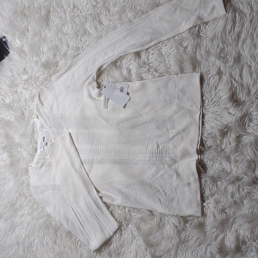 Equipment Femme Light Sweater size M NWT